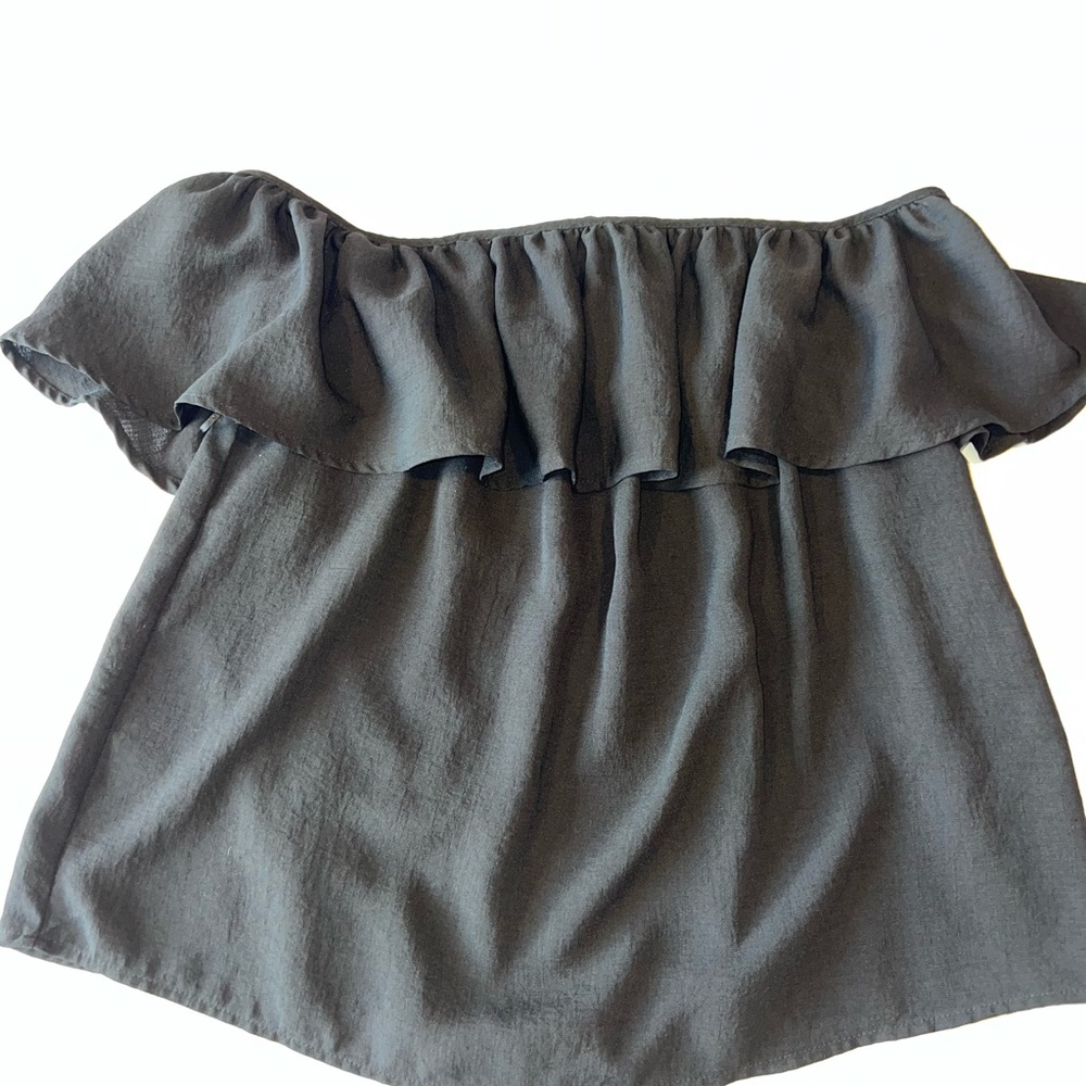 Off-Shoulder Ruffle Top - Picture 2 of 3